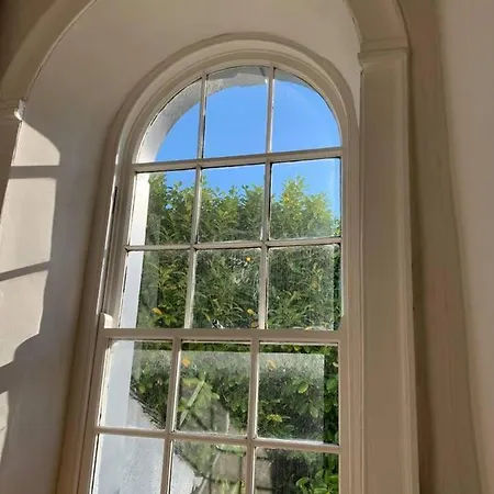 House - Sleeps 10 Pet Friendly & Parking Wigton