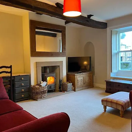 Holiday home Stunning 4-bed Grade Ii House In The District *
