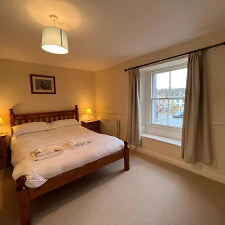 Stunning 4-bed Grade Ii House In The District Holiday home *