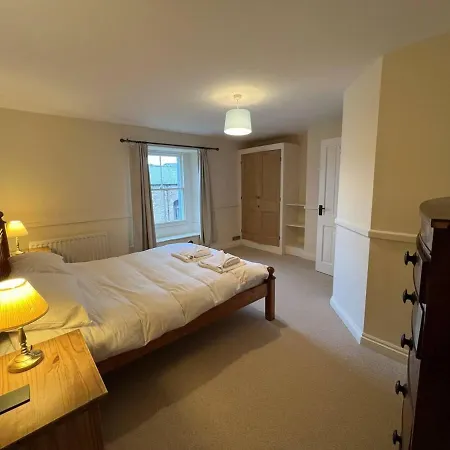 Holiday home Stunning 4-bed Grade Ii House In The District