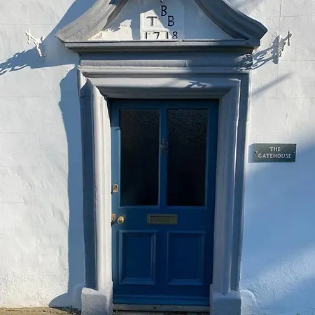 Stunning 4-bed Grade Ii House In The District *