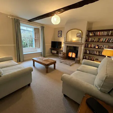 Holiday home Stunning 4-bed Grade Ii House In The District