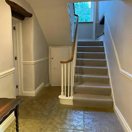 House - Sleeps 10 Pet Friendly & Parking Vakantiehuis