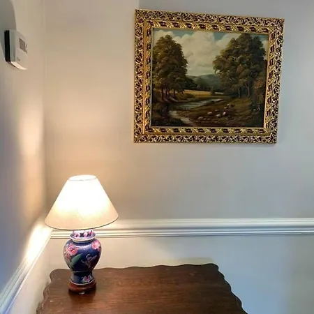 Vakantiehuis House - Sleeps 10 Pet Friendly & Parking