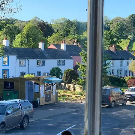 House - Sleeps 10 Pet Friendly & Parking Wigton